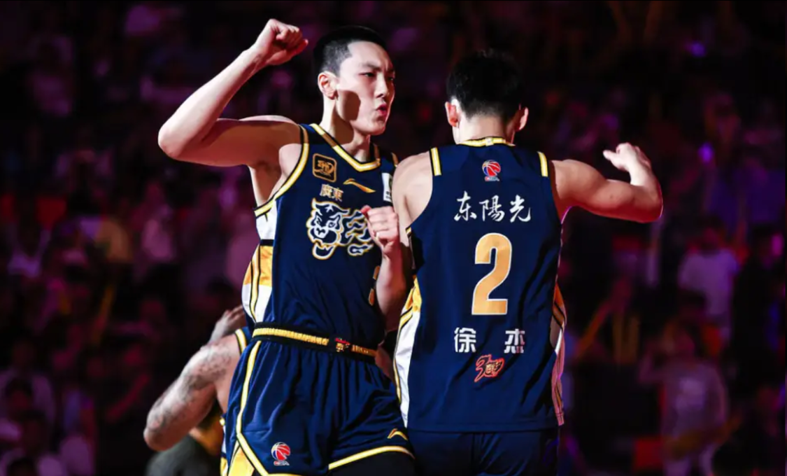 世界杯官网直播app下载-3号状态回暖，2号又迷失了！8中2+4失误，被四川19岁菜鸟打爆了